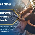 Plac Zamkowy Old Town, Sun & Snow *